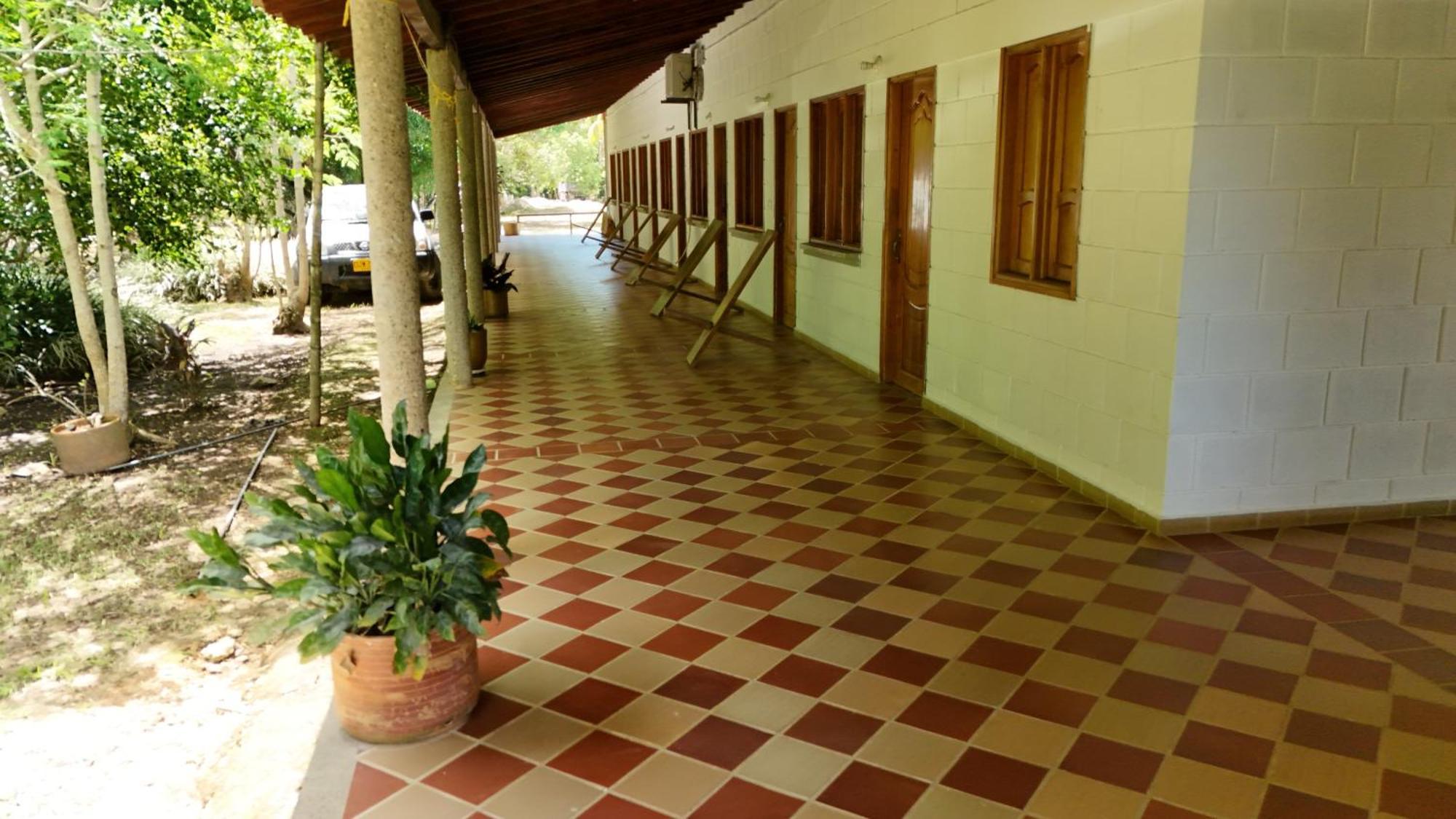 Hotel Campestre Las Cavernas La Mesa Norte Exterior foto